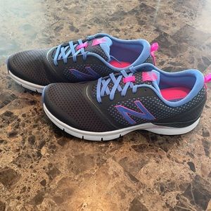NEW New Balance size 12 women’s WX711